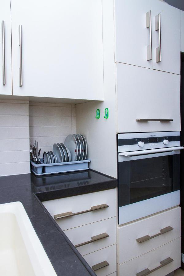 Isramax Tchernikhovski Apartment Bat Yam Eksteriør billede
