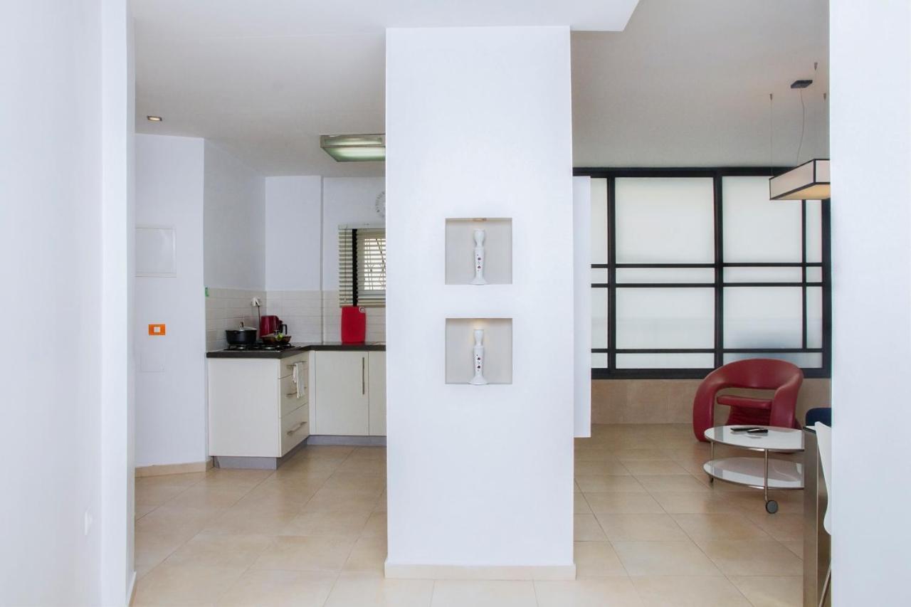 Isramax Tchernikhovski Apartment Bat Yam Eksteriør billede