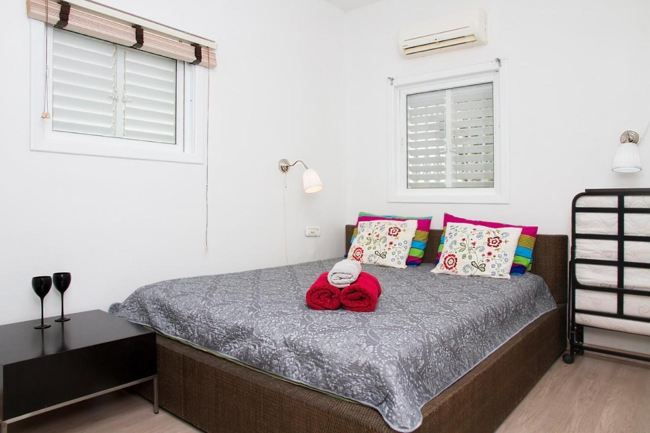 Isramax Tchernikhovski Apartment Bat Yam Eksteriør billede